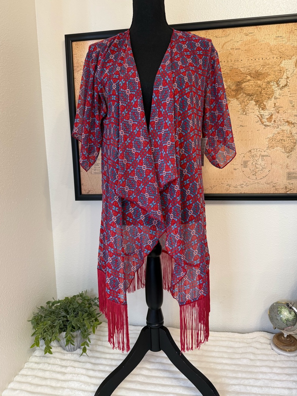 Lularoe Monroe Kimono size small